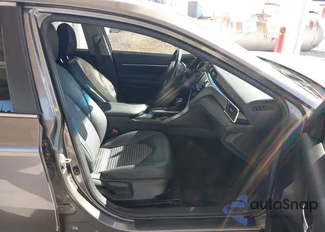 2018 Toyota Camry Se from USA, damaged, VIN 4T1B11HK7JU664092